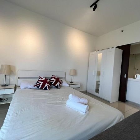 Francesco Suite - Trefoil Setia Alam-Near Setia City Mall & Setia Convention Centre Екстер'єр фото