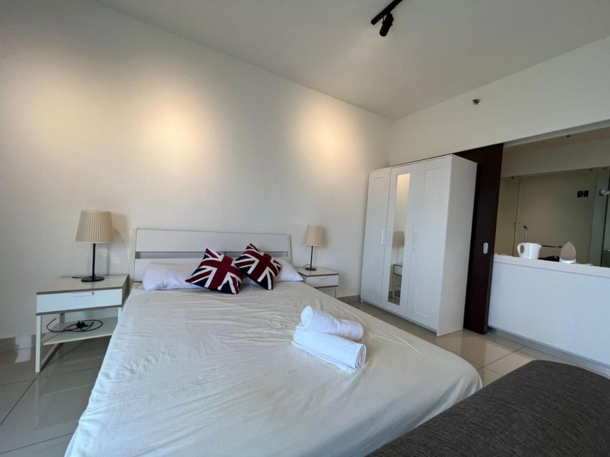 Francesco Suite - Trefoil Setia Alam-Near Setia City Mall & Setia Convention Centre Екстер'єр фото