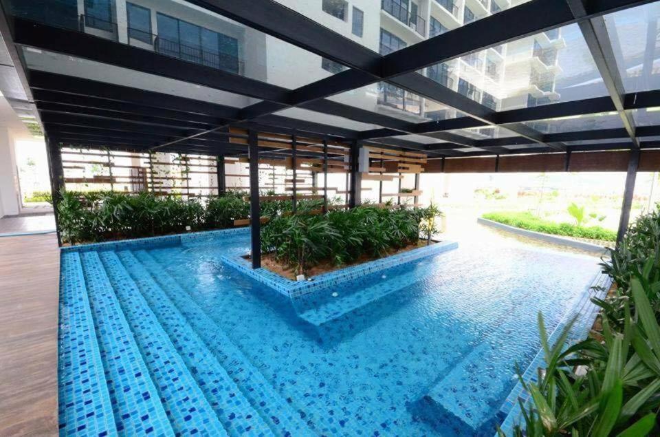 Francesco Suite - Trefoil Setia Alam-Near Setia City Mall & Setia Convention Centre Екстер'єр фото